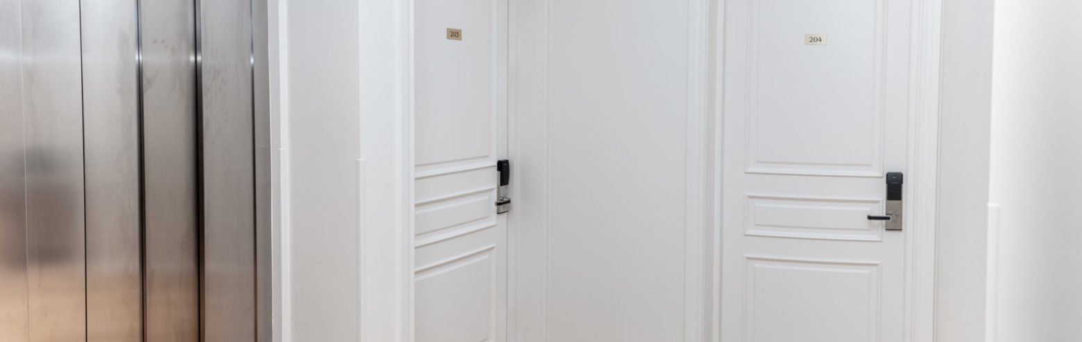 Fire-resistant and sound-insulated doors for historic and classic interiors